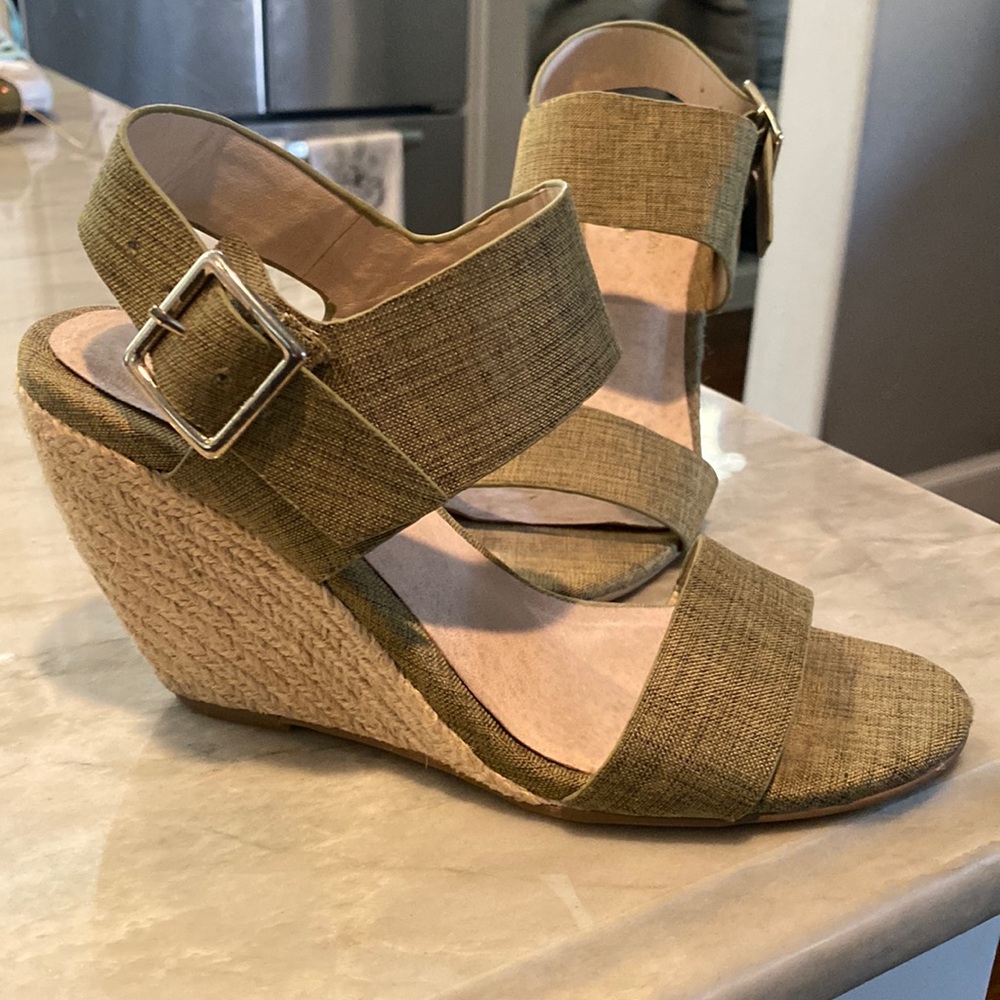 Seychelles espadrille   wedge sandals in olive green